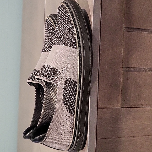 Ugg shoes - Picture 4 of 6